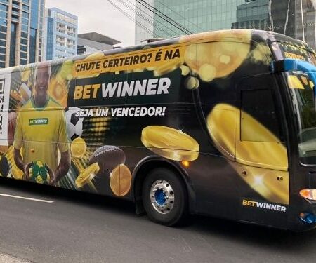 BetWinner expõe sua marca em ônibus que circula por São Paulo